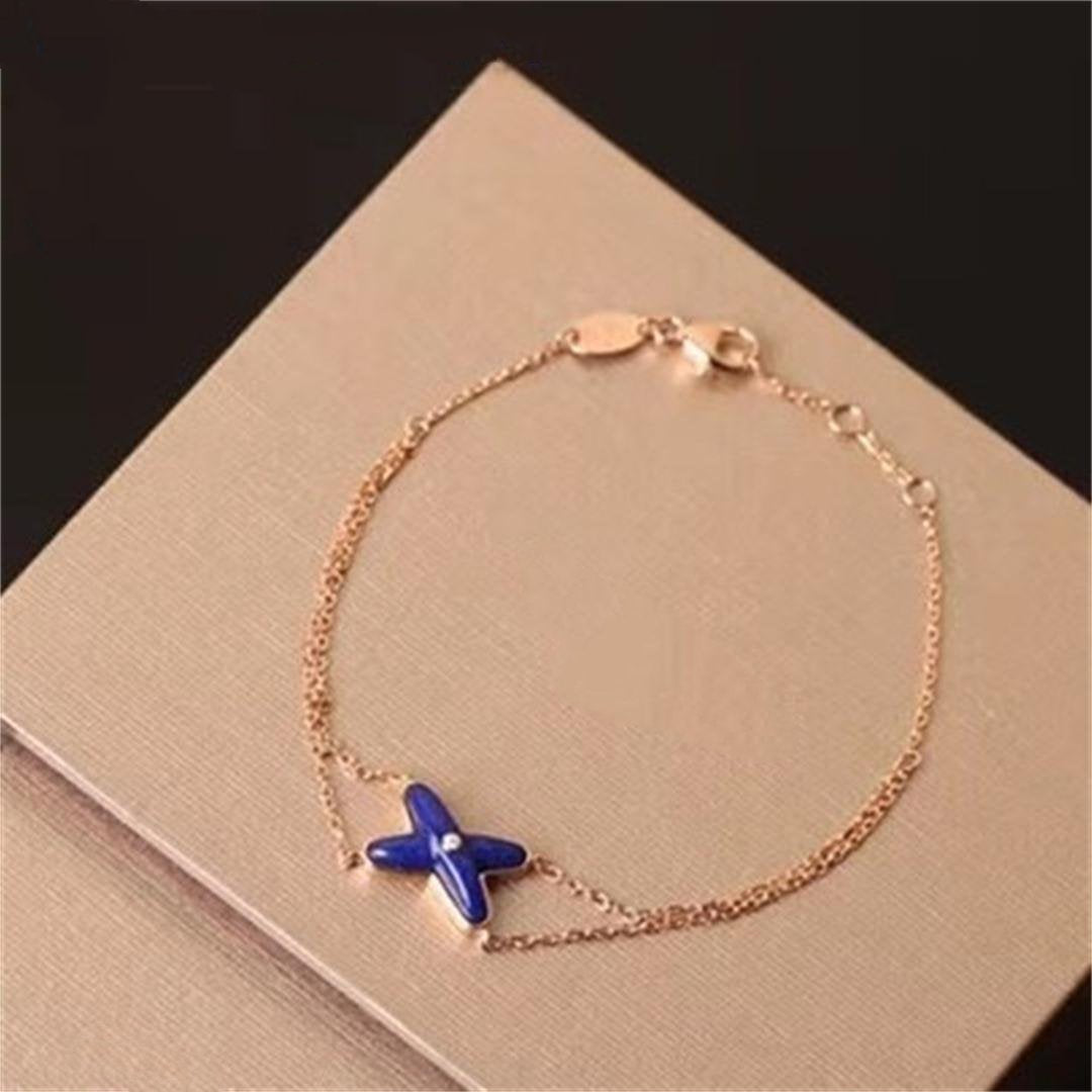 [Elowen jewels ]Hollow Design Four-Leaf Clover Flower Shape Bracelet