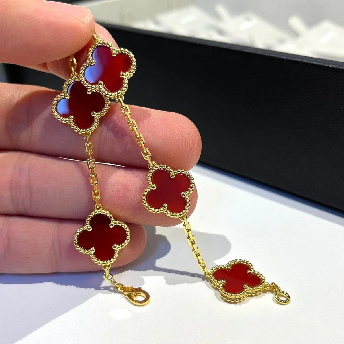 [Elowen jewels ] CLOVER 5 MOTIF RED CORNELIAN BRACELET COLLECTION