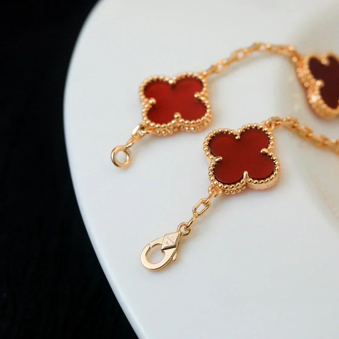 [Elowen jewels ] CLOVER 5 MOTIF RED CORNELIAN BRACELET COLLECTION