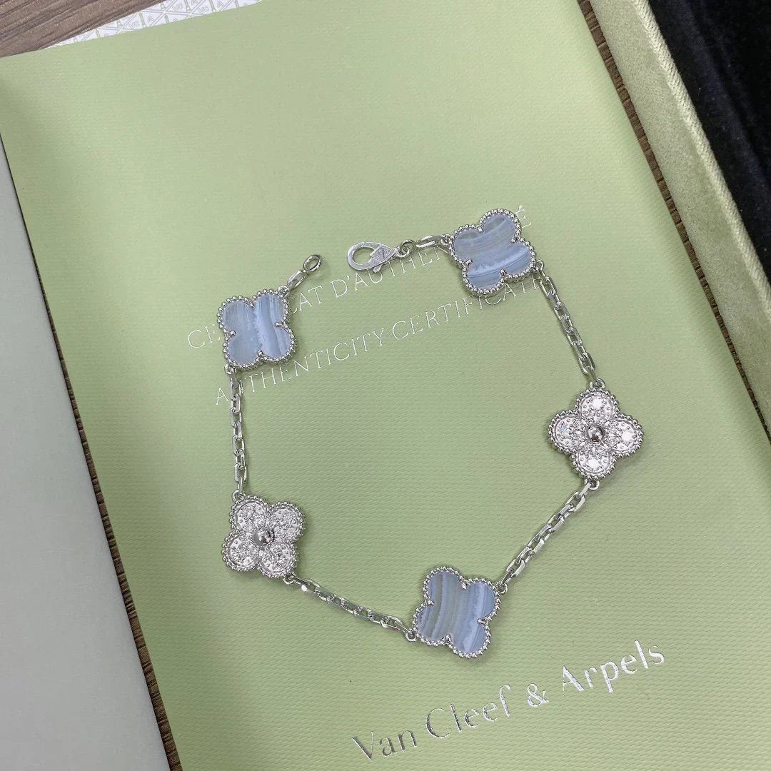 [Elowen jewels ] KOLLEKTION: CLOVER 5-MOTIV ARMBAND AUS LILA CHALCEDON