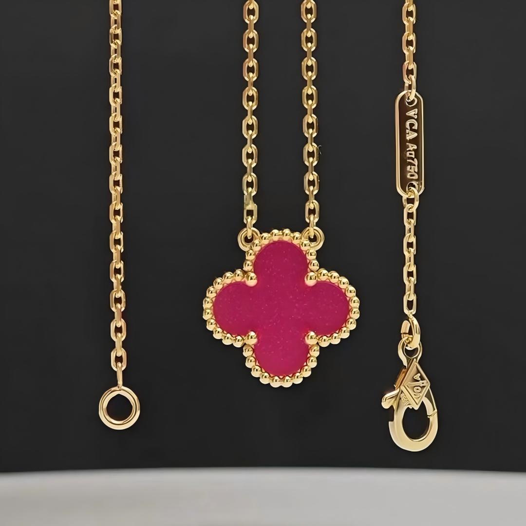 [Elowen] NEW CLOVER 15MM PINK ENAMEL NECKLACE