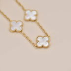 [Elowen jewels ]KOLLEKTION CLOVER WHITE PEARL MOP ARMBAND MIT 5 MOTIVEN