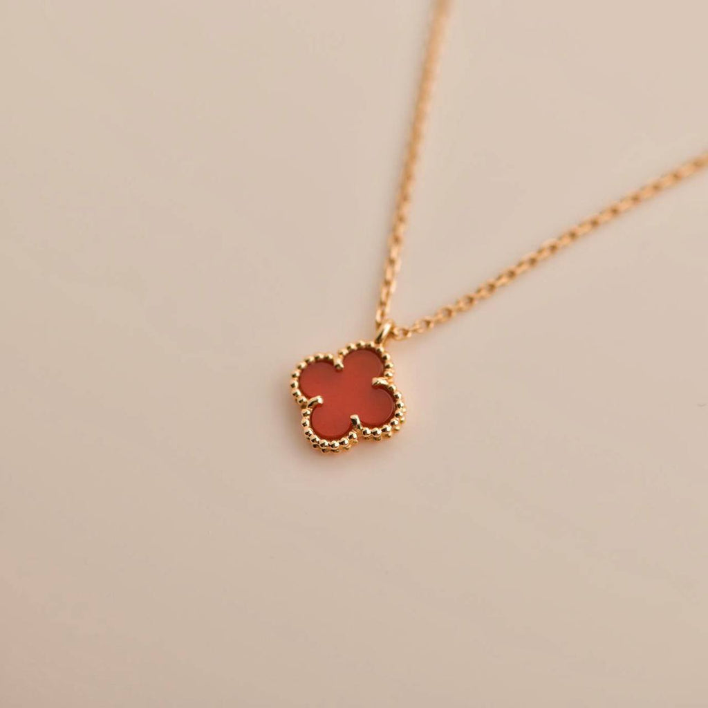 [Elowen jewels ]クローバーミニ 9.5MM ホワイトカーネリアン ネックレス