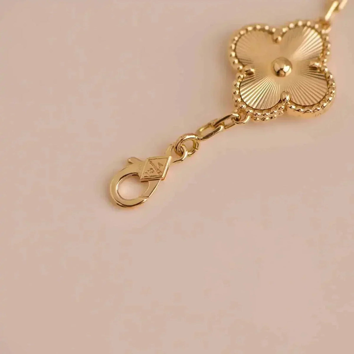 [Elowen jewels ] CLOVER 5 MOTIF LASER BRACELET COLLECTION