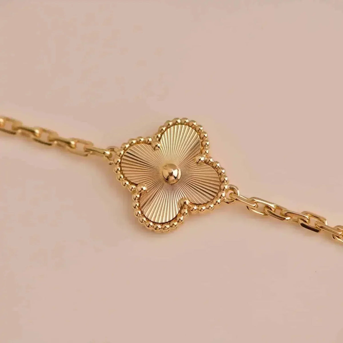 [Elowen jewels ] CLOVER 5 MOTIF LASER BRACELET COLLECTION