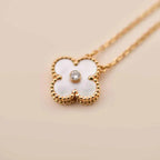 {
  "Elowen jewels": "Elowen jewels",
  "CLOVER 15MM DIAMOND WHITE FRITILLARIA NECKLACE": "クローバー 15mm ダイヤモンド ホワイトフリチラリア ネックレス"
}