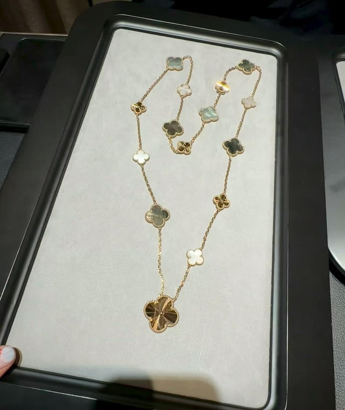 {
  "Elowen jewels": "Elowen jewels",
  "DETACHABLE CLOVER 15(11+4) FLOWER ROSE GOLD NECKLACE SET": "取り外し可能クローバー 15(11+4) フラワー ローズゴールド ネックレスセット"
}