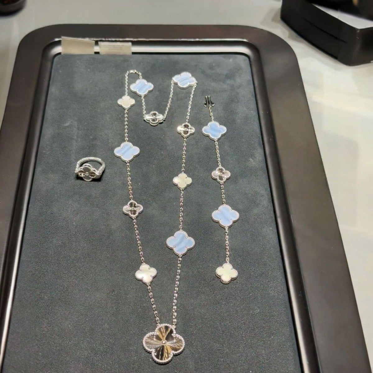 [Elowen jewels ]DETACHABLE CLOVER 15(11+4) FLOWER SILVER NECKLACE SET