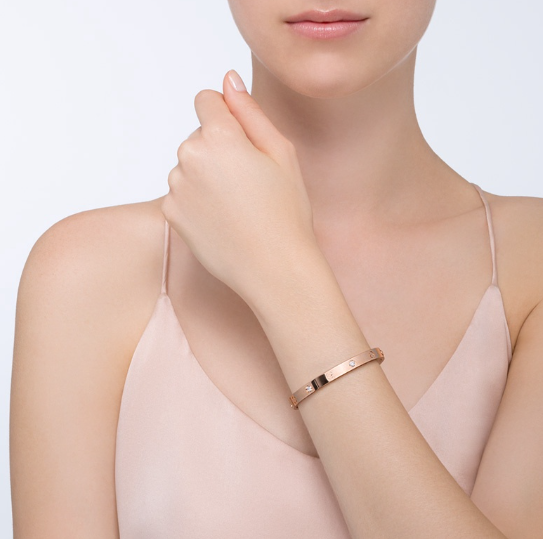 {
  "Elowen jewels": "Elowen jewels",
  "LOVE BRACELET 6.1MM 4 DIAMONDS": "LOVEブレスレット 6.1mm 4ポイントダイヤモンド"
}