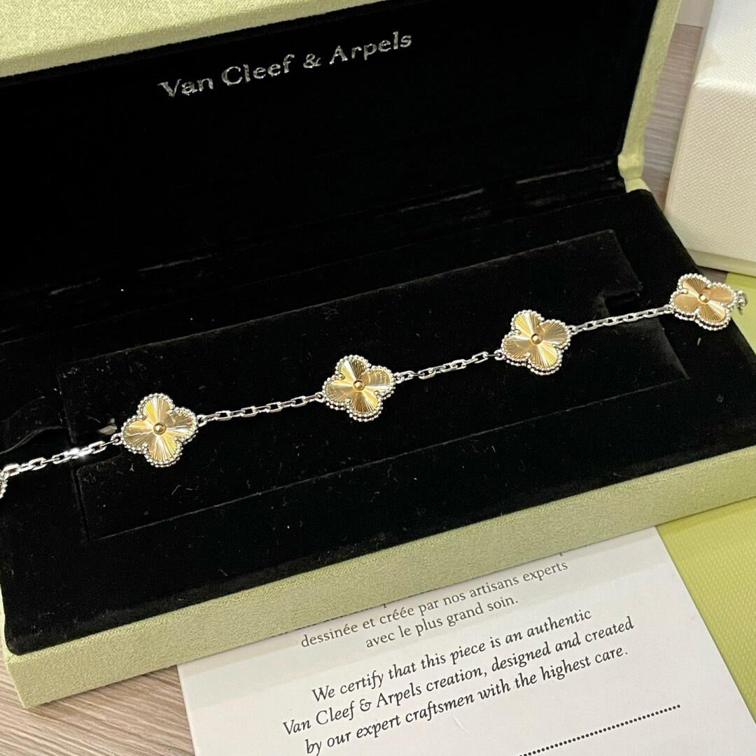 [Elowen Jewels]CLOVER  5 MOTIFS  CHRISTMAS LIMITED EDITION BRACELET