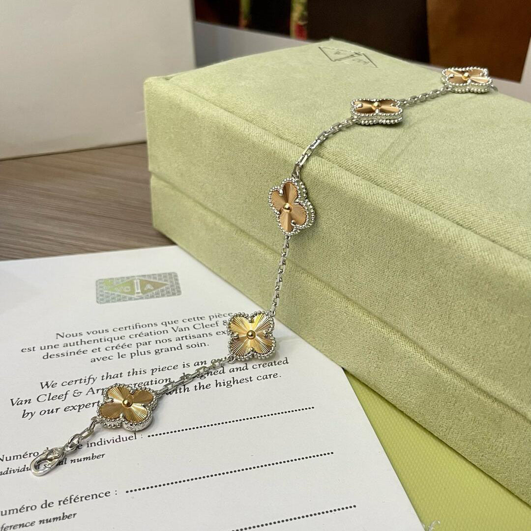 [Elowen Jewels]CLOVER  5 MOTIFS  CHRISTMAS LIMITED EDITION BRACELET