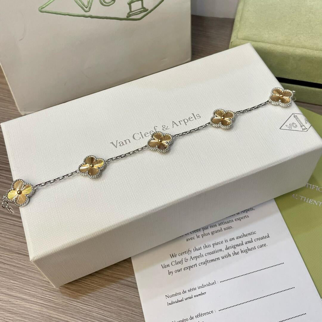 [Elowen Jewels]CLOVER  5 MOTIFS  CHRISTMAS LIMITED EDITION BRACELET