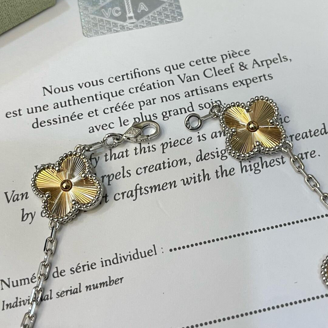 [Elowen jewels ]CLOVER ARMBAND MIT 5 MOTIVEN WEIHNACHTS-LIMITIERTE EDITION