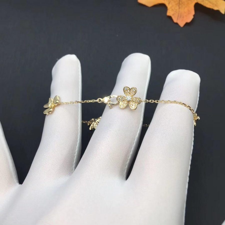 [Elowen jewels ]FRIVOLE ARMBAND MIT 5 BLÜTEN IN GOLD