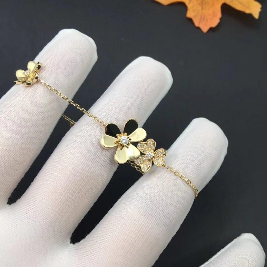 [Elowen jewels ]FRIVOLE ARMBAND MIT 5 BLÜTEN IN GOLD