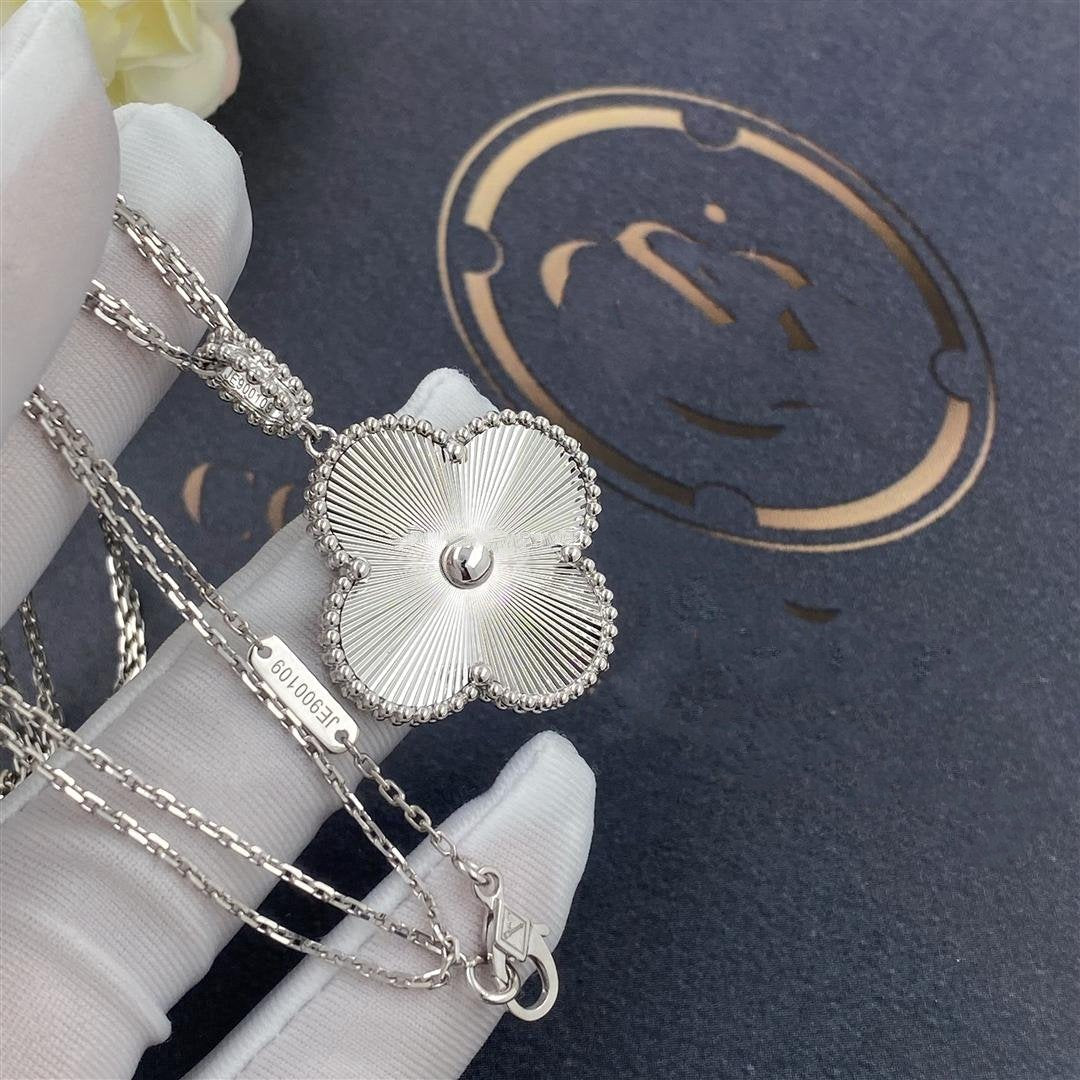 [Elowen jewels ]CLOVER 25MM SILBER GROSSE KLEEBALL-HALSKETTE
