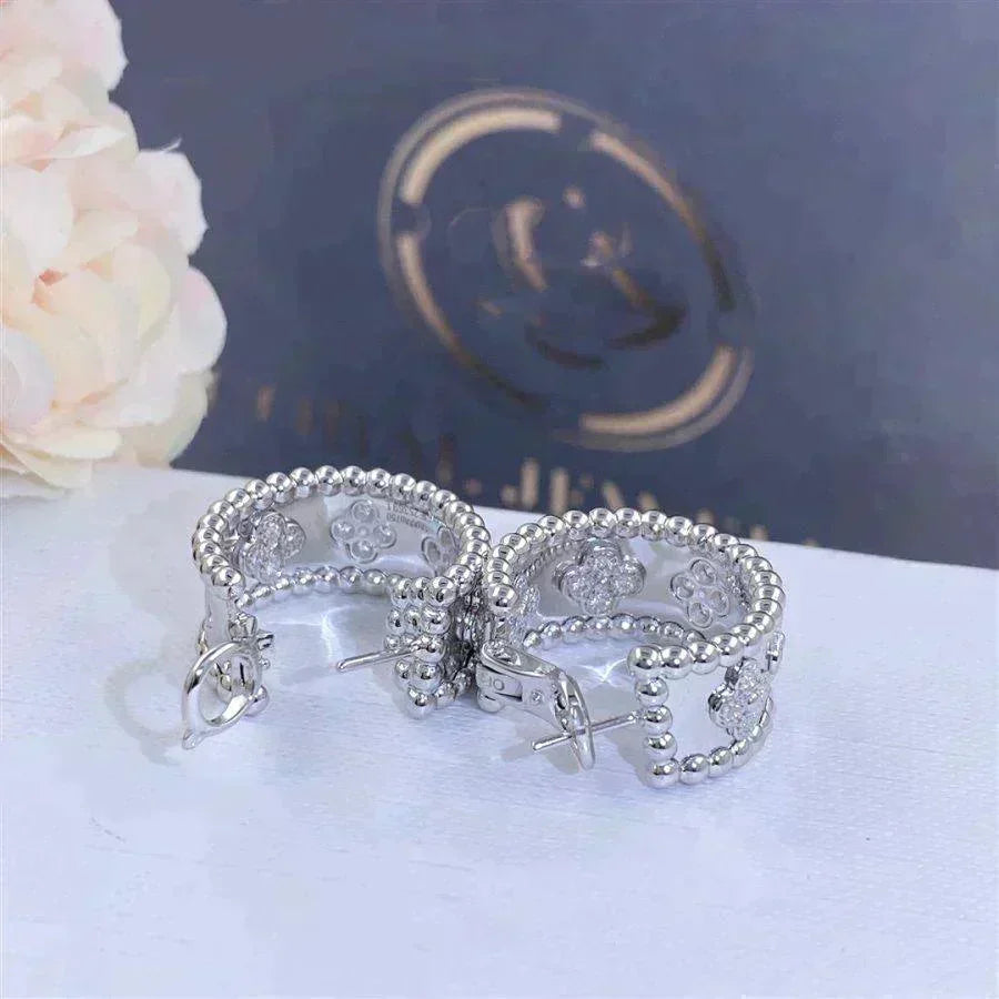 {
  "Elowen jewels ": "Elowen jewels ",
  "PERLEE DIAMOND EARRINGS": "ペルレ ダイヤモンド イヤリング"
}