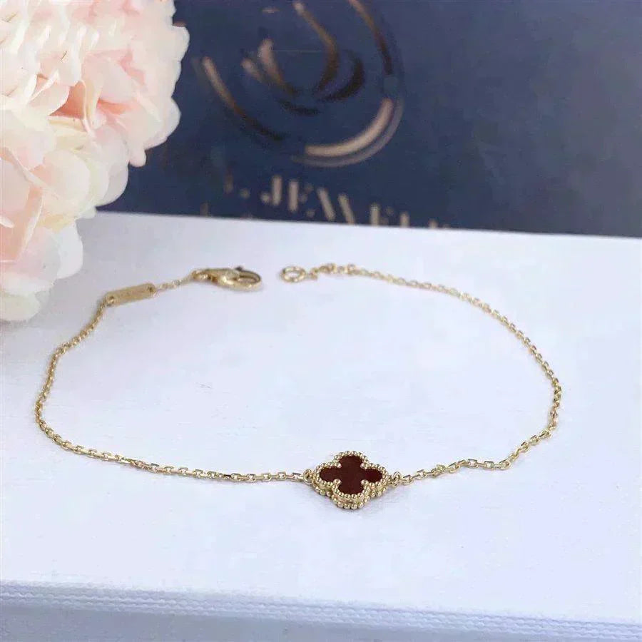 [Elowen jewels ]CLOVER  CARNELIAN SINGLE FLOWER BRACELET