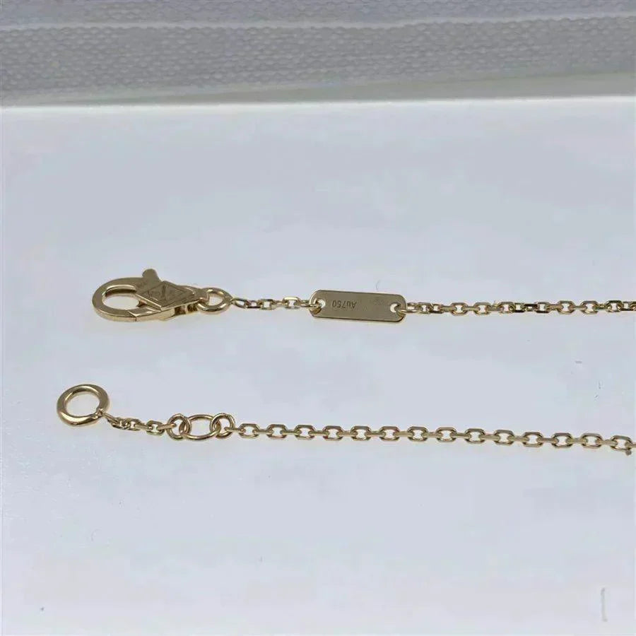 [Elowen jewels ]CLOVER  CARNELIAN SINGLE FLOWER BRACELET