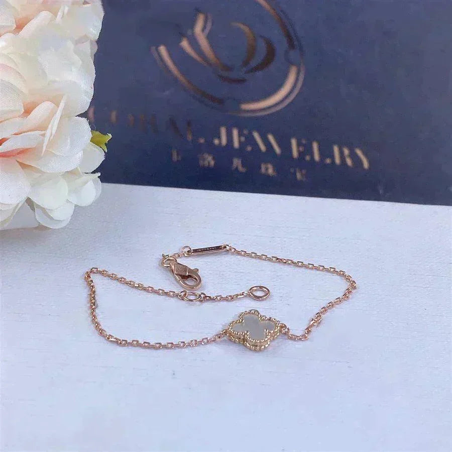 [Elowen jewels ]クローバー ホワイトMOP シングルフラワーブレスレット