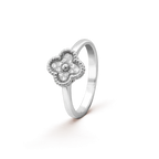 {
  "Elowen jewels": "Elowen jewels",
  "CLOVER DIAMOND RING": "クローバーダイヤモンドリング"
}