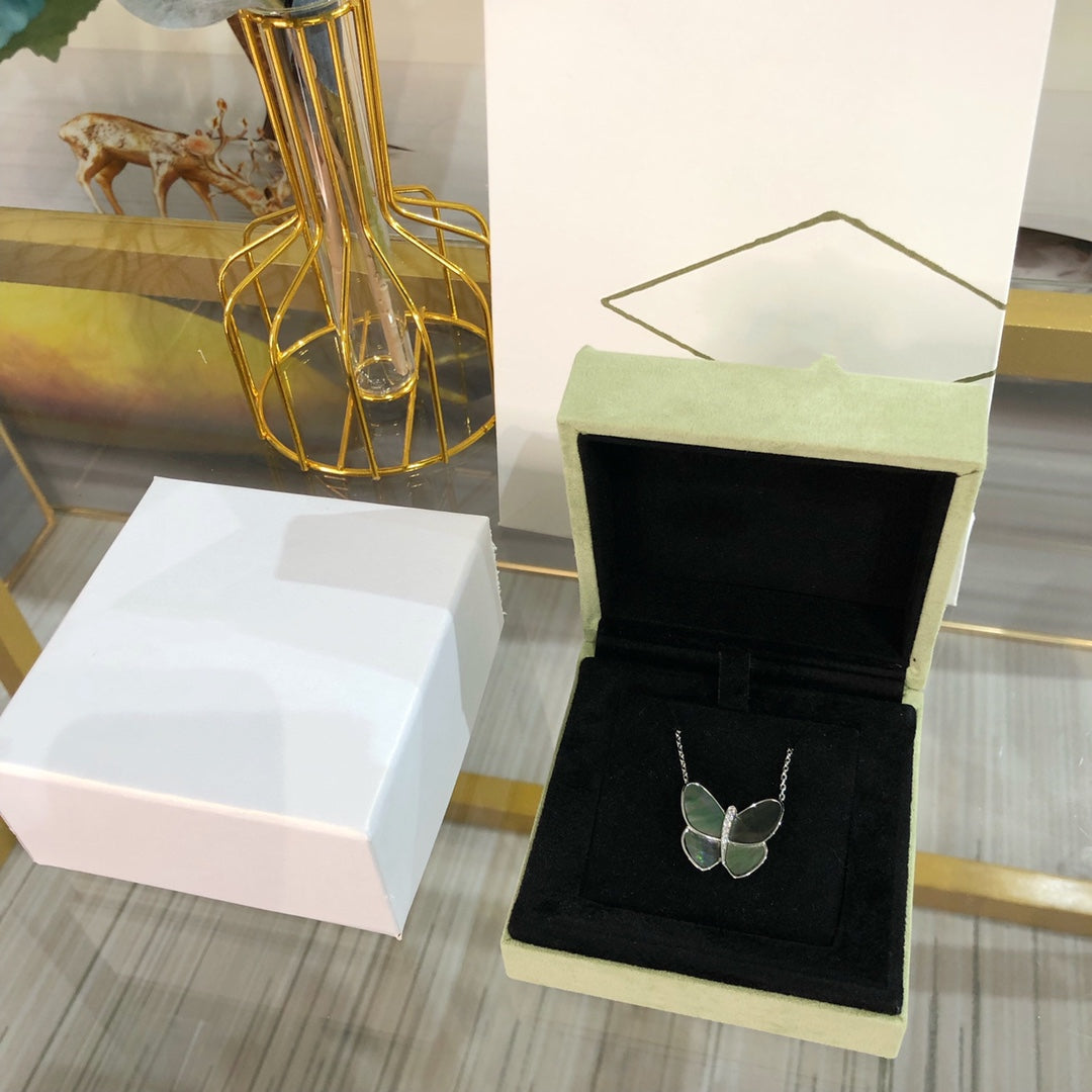 [Elowen jewels ]GROSSER SCHMETTERLINGS-SILBERANHÄNGER MIT DIAMANTHALSKETTE