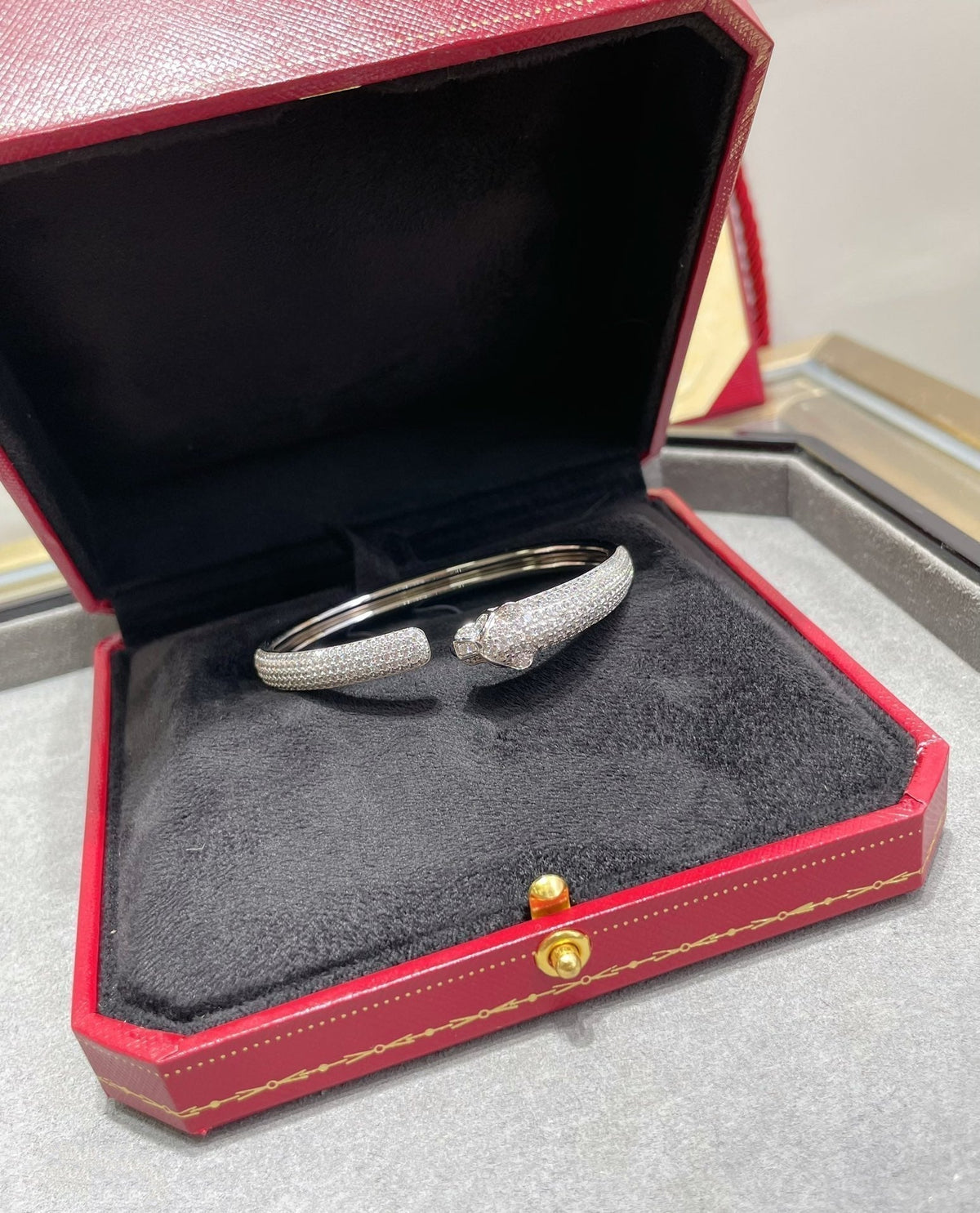 {
  "Elowen jewels": "Elowen jewels",
  "PANTHERE FULL DIAMOND OPEN BRACELET": "パンテール フルダイヤモンド オープンブレスレット"
}
