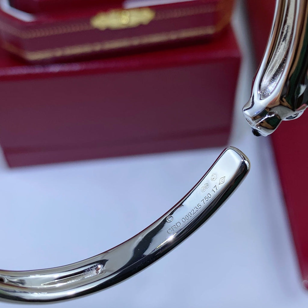 {
  "Elowen jewels": "Elowen jewels",
  "PANTHERE SILVER OPEN BRACELET": "パンテール シルバー オープンブレスレット"
}