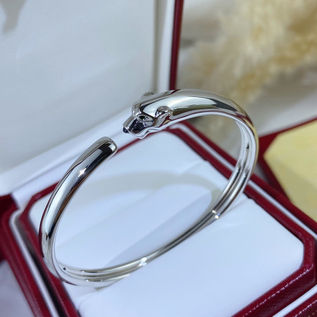 {
  "Elowen jewels": "Elowen jewels",
  "PANTHERE SILVER OPEN BRACELET": "パンテール シルバー オープンブレスレット"
}