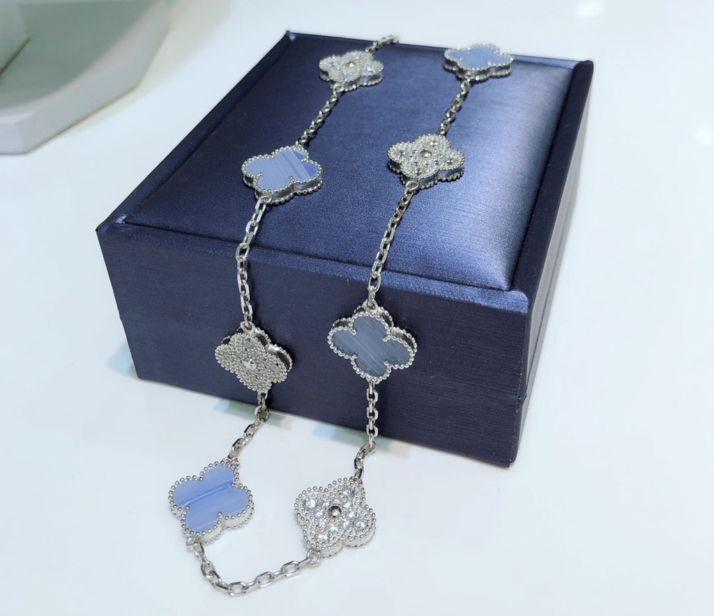 {
  "Elowen jewels": "Elowen jewels",
  "CLOVER 10 MOTIFS CHALCEDONY DIAMONDS SILVER NECKLACE": "クローバー 10モチーフ カルセドニー ダイヤモンド シルバーネックレス"
}