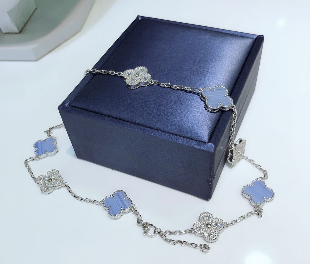 {
  "Elowen jewels": "Elowen jewels",
  "CLOVER 10 MOTIFS CHALCEDONY DIAMONDS SILVER NECKLACE": "クローバー 10モチーフ カルセドニー ダイヤモンド シルバーネックレス"
}