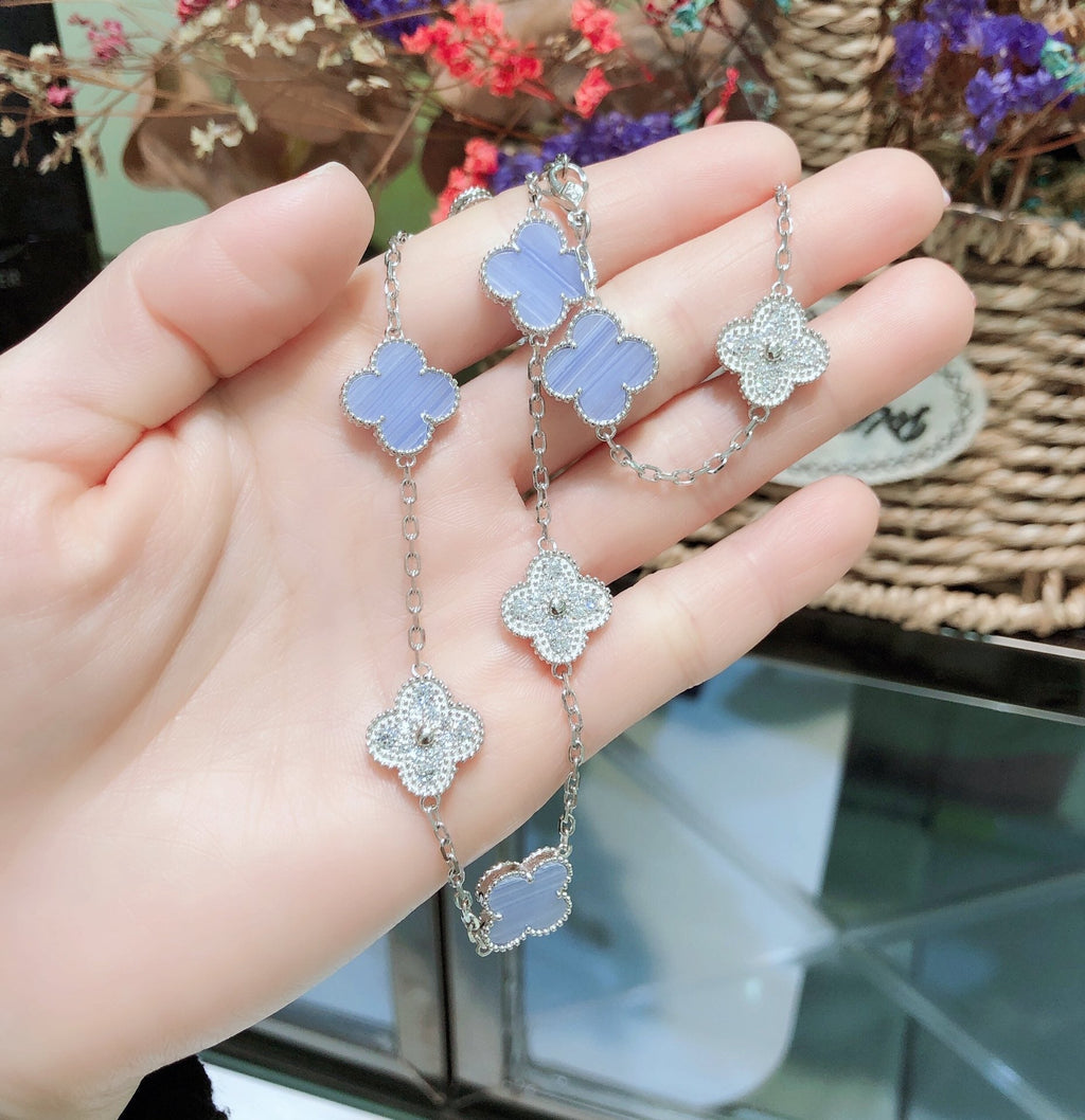 {
  "Elowen jewels": "Elowen jewels",
  "CLOVER 10 MOTIFS CHALCEDONY DIAMONDS SILVER NECKLACE": "クローバー 10モチーフ カルセドニー ダイヤモンド シルバーネックレス"
}